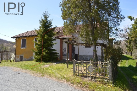 Foto Rustico in regione morere, Spigno Monferrato di 300 m² con 12 locali
