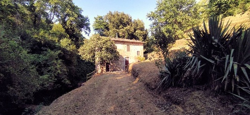 Foto Rustico a Lamporecchio Centro di 100 m² con 4 locali in vendita