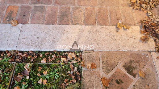 Foto Rustico in via capitelvecchio, Bassano del Grappa di 300 m² in vendita