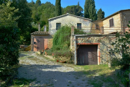 Foto Rustico a Volterra di 300 m² con 6 locali in vendita