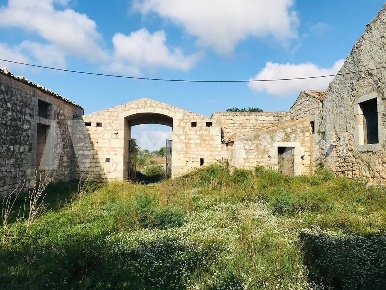 Foto Rustico in SS194, Modica Calamarieri di 400 m² con 12 locali