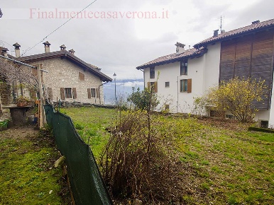 Foto Rustico in Via Diaz, Isera Patone di 360 m² con 7 locali in vendita