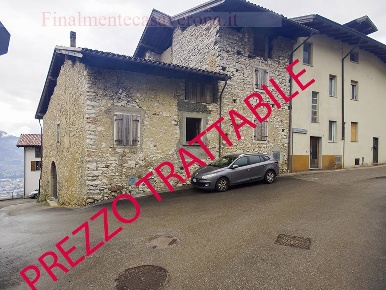 Foto Rustico in Via Diaz, Isera Patone di 360 m² con 12 locali in vendita
