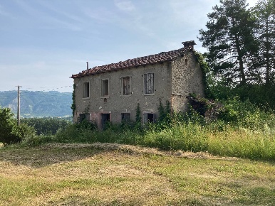Foto Rustico a Serramazzoni di 200 m² con 5 locali in vendita