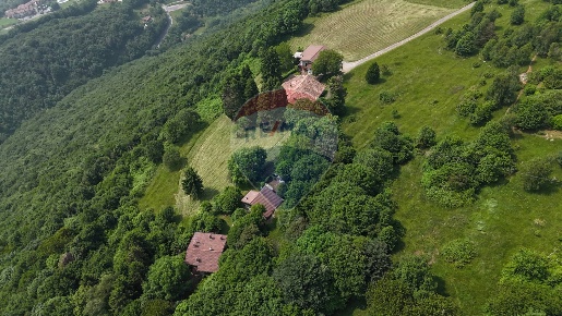 Foto Rustico in VIA MONTE CROCE, Bianzano di 710 m² con 12 locali