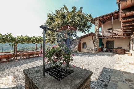 Foto Rustico in Via  ai Ronchi, Pontida di 500 m² con 21 locali in vendita