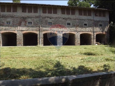 Foto Rustico in Via Villa Gromo, Mapello di 2350 m² con 10 locali