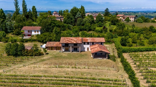 Foto Rustico in Strada Annunziata, Costigliole d'Asti di 930 m² in vendita
