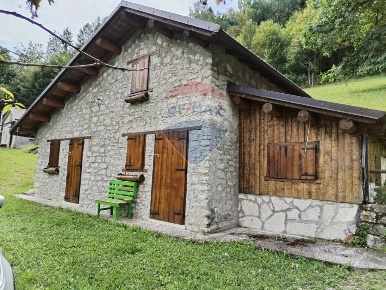Foto Baita in Via Monte Roncon, Seren del Grappa di 55 m² con 4 locali