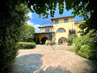 Foto Rustico in VIA G. MATTEOTTI, Massarosa Stiava di 357 m² con 9 locali