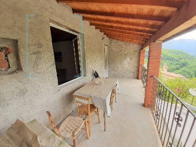 Foto Rustico in via grenzolini, Armo di 185 m² con 6 locali in vendita