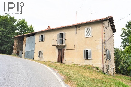 Foto Rustico a Mombarcaro di 220 m² con 8 locali in vendita