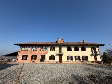 Foto Rustico in via Annunziata, Castagnole delle Lanze di 440 m² in vendita