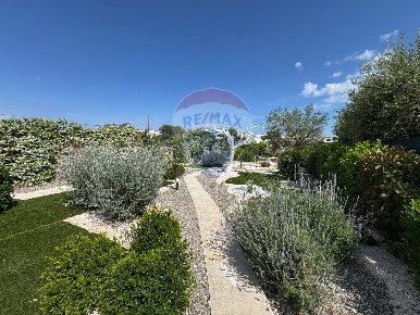 Foto Baita a Alberobello Centro di 250 m² con 5 locali in vendita