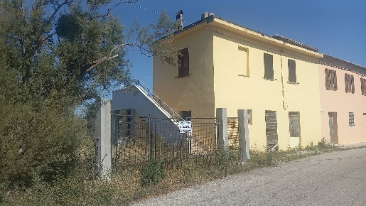 Foto Rustico in Valle S. Martino, Appignano del Tronto di 200 m² in vendita