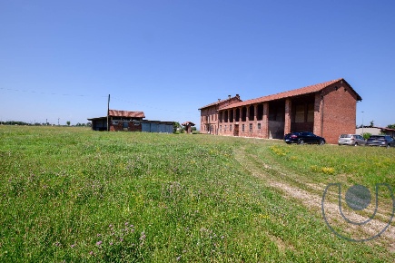 Foto Rustico in Borgo Bianchi, Villanova d'Asti di 1000 m² con 15 locali