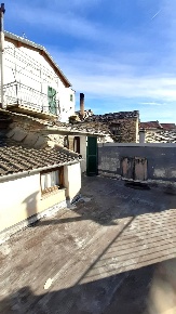 Foto Rustico in vicolo scuro 1, Rezzo Centro di 60 m² con 3 locali