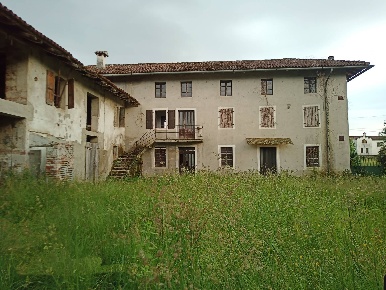 Foto Rustico in via del malina, Povoletto Ravosa Magredis di 700 m²