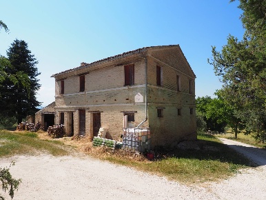 Foto Rustico a Corridonia di 216 m² con 9 locali in vendita
