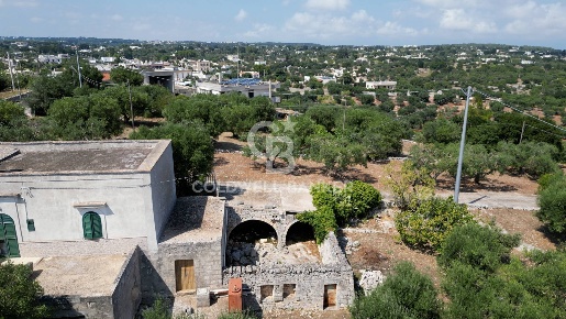 Foto Rustico in C.da San Leonardo, Cisternino Centro di 95 m² con 4 locali