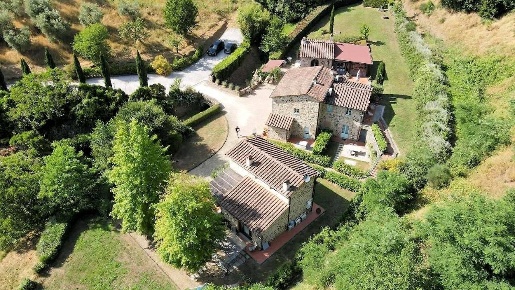 Foto Rustico a Lamporecchio Centro di 480 m² con 20 locali in vendita
