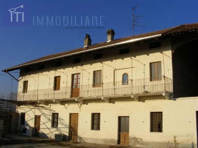 Foto Rustico in Strada Provinciale 42, Tronzano Vercellese di 600 m²