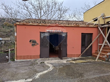 Foto Rustico in contrada Carpene, Trecastagni di 45 m² con 2 locali