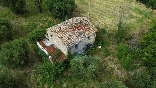 Foto Rustico a Cingoli di 155 m² con 3 locali in vendita