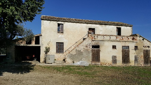 Foto Rustico a Mosciano Sant'Angelo Centro di 250 m² con 6 locali