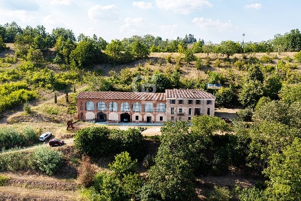 Foto Rustico in strada Borgomale, Asti Corso Alba - Variglie di 600 m²