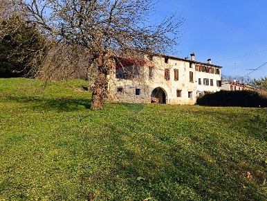 Foto Rustico in Via Col Muson, Castelcucco San Francesco di 200 m²