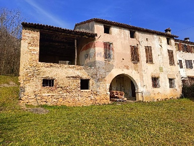 Foto Rustico in Via Col Muson, Castelcucco San Francesco di 200 m²