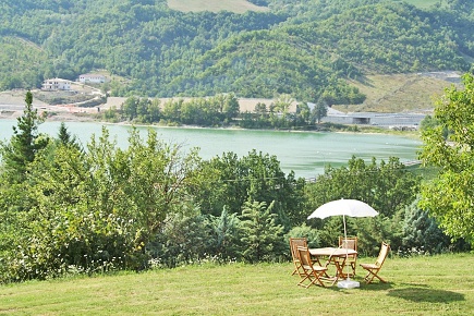 Foto Rustico a Valfornace di 500 m² con 15 locali in vendita