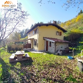 Foto Rustico a Iseo Centro di 75 m² con 3 locali in vendita