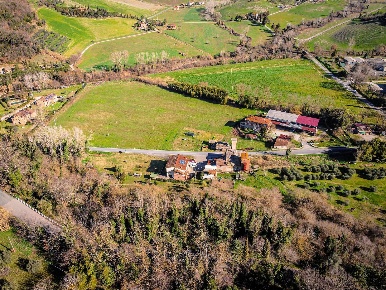 Foto Rustico a Volterra Centro di 950 m² con 35 locali in vendita