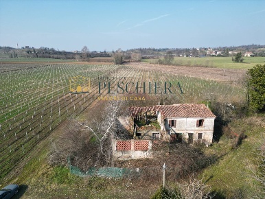 Foto Rustico in Via Castelnuovo, Valeggio sul Mincio di 1274 m² in vendita