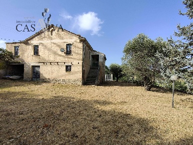 Foto Rustico in Contrada Forola, Acquaviva Picena di 390 m² con 10 locali
