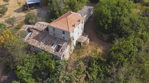 Foto Rustico a Massignano di 800 m² con 15 locali in vendita
