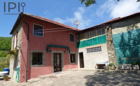 Foto Rustico in località pian della valle, Niella Belbo di 240 m²
