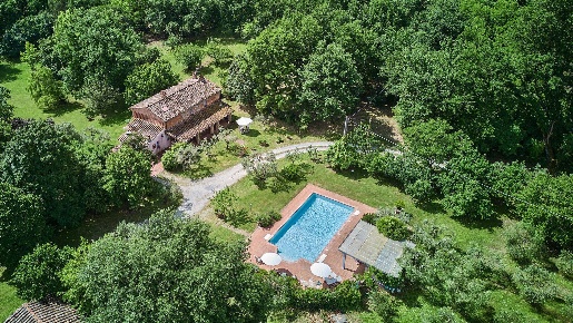 Foto Rustico a Altopascio Spianate, Ponte ai Pini di 310 m² con 10 locali
