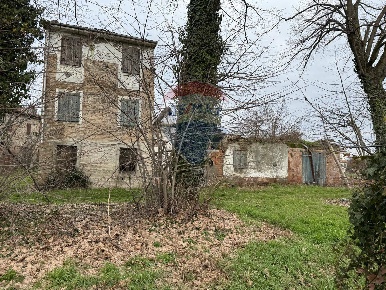 Foto Rustico in Strada Inghiaiata, Fontevivo Bianconese di 250 m²
