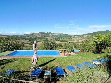 Foto Rustico a Radicondoli Centro di 390 m² con 13 locali in vendita