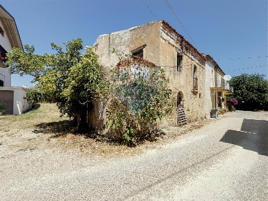 Foto Rustico in Via Teodoro, Fossacesia di 160 m² con 7 locali in vendita