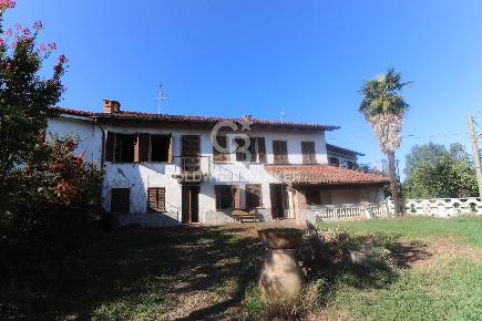 Foto Rustico in Fraz. Gatti, Rocchetta Tanaro di 250 m² con 5 locali