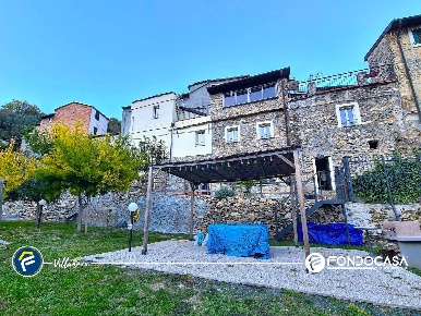 Foto Rustico in Via Berrioli, Erli Berrioli di 210 m² con 6 locali