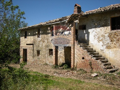 Foto Rustico in Via Colcimino, Bevagna di 400 m² con 15 locali in vendita