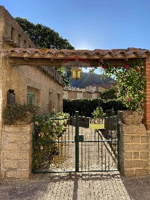 Foto Rustico in frati de addis, Aggius di 271 m² con 5 locali in vendita