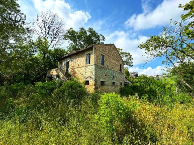 Foto Rustico a Fermo di 200 m² con 8 locali in vendita