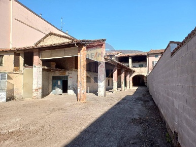 Foto Rustico in Via Degli Orefici, Brescia Urago Mella di 700 m² in vendita