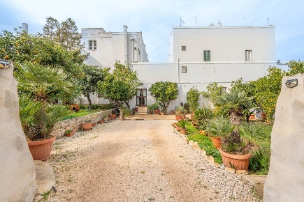 Foto Rustico in Contrada Rialbo di Sotto, Ostuni di 250 m² con 5 locali
